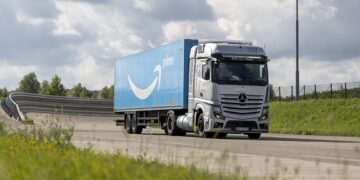 Amazon, Air Products Begin Initial Trials of New Mercedes-Benz Hydrogen Powered Fuel Cell Trucks