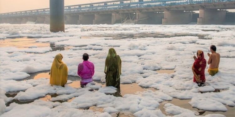 Delhi Targets Yamuna Pollution Reduction via 1,500 MGD Sewage Treatment Expansion