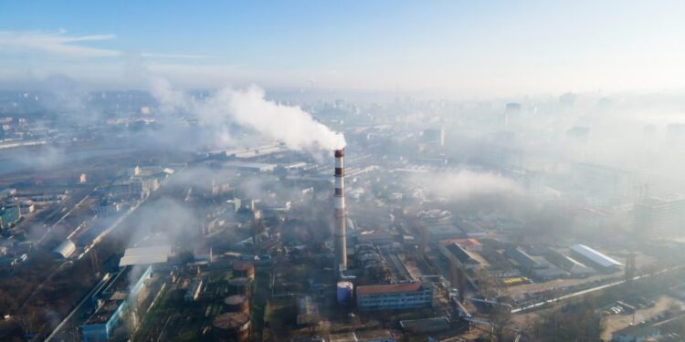 India Emissions Growth Slows to 20-Year Low as Renewable Energy Transition Gains Momentum